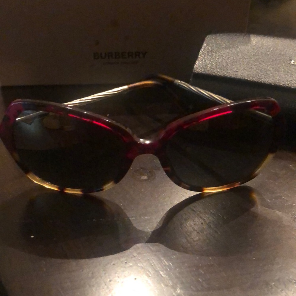 Burberry sunglasses